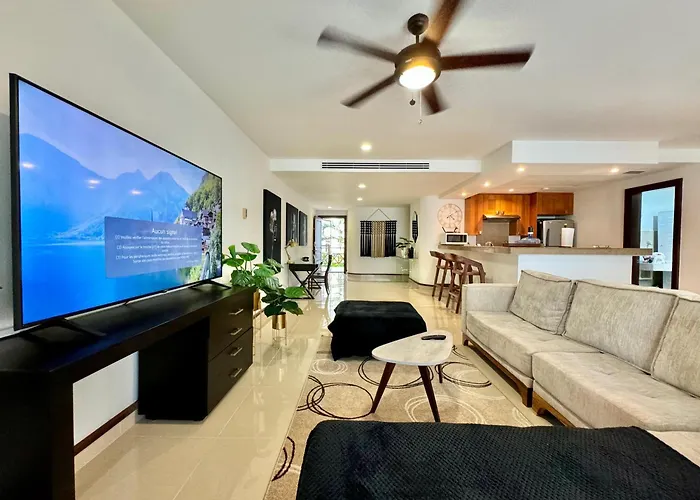 3 Bedroom Apartment Heart Playa!